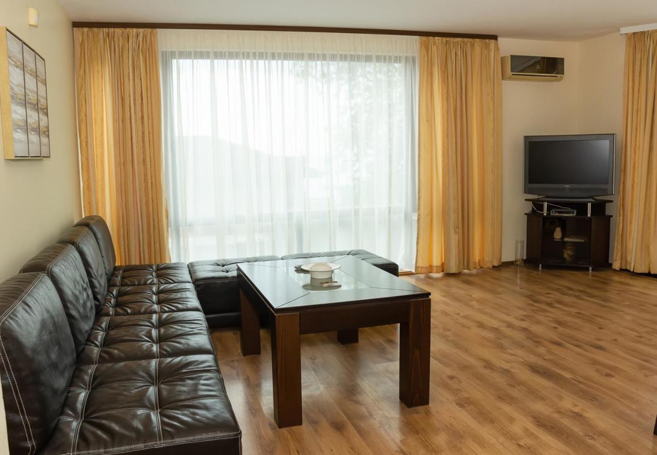 Cozy 1Bd Apartment With A Spacious Terrace By Flat Mаnager Балчик Екстериор снимка