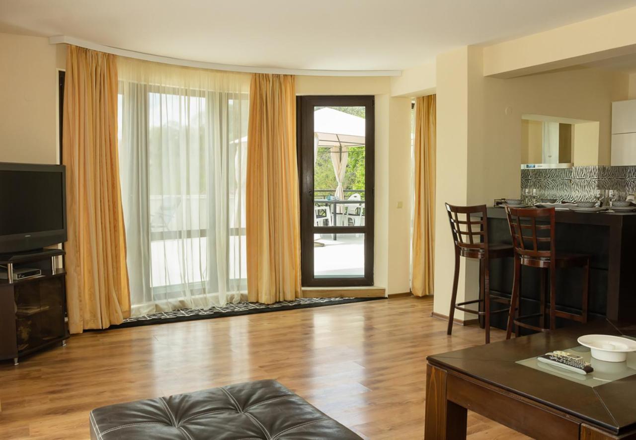 Cozy 1Bd Apartment With A Spacious Terrace By Flat Mаnager Балчик Екстериор снимка